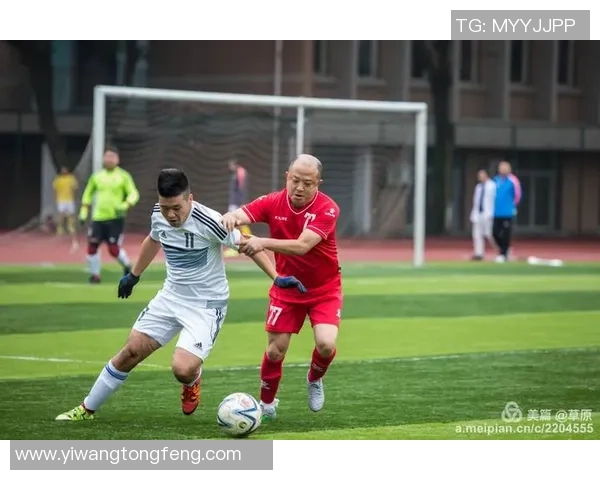 重庆足球队的比赛经验分析与未来发展策略探讨 重庆足球队的比赛经验分析与未来发展策略探讨